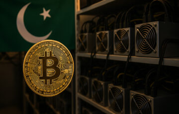 パキスタンの国旗とビットコインマイニング施設が並ぶ構図の写真