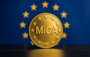 ヨーロッパ連合を象徴する星と暗号通貨のモチーフが融合した、MiCAライセンス取得を示すスタイリッシュなビジュアル
