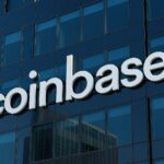 Coinbaseがステーブルコイン決済プラットフォームBVNKを買収するイメージ。企業ロゴとブロックチェーンを象徴する未来的な背景。
