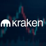 クラーケンのロゴが中央に表示され、背景にぼかした価格チャートが映る画像