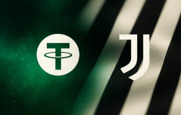 テザーとユベントスのロゴが並んだ抽象的な背景デザインのヘッダー画像。緑の光と白黒ストライプが象徴的に配置されている。