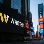 ニューヨーク・タイムズスクエアに表示されたWhiteBITロゴの大型デジタル看板