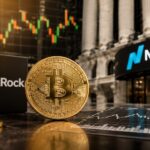 ナスダック市場を背景に、ブラックロックのロゴ、ビットコイン、金融チャートが並ぶビットコインインカムETFを表したイメージ