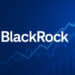 ブラックロックのロゴと上昇するチャートが描かれたビットコインETF成長の象徴的ビジュアル