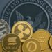 SECの決定を象徴するETFと主要仮想通貨のイメージ