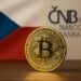 チェコ国立銀行のデジタル資産テストポートフォリオを象徴するビットコインと欧州金融のイメージ