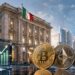 イタリアの銀行建築とビットコイン、イーサリアム、XRPを象徴するコインが並ぶ仮想通貨投資のイメージ
